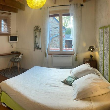 Les Petits Gallais Bed and Breakfast Saint-Carreuc Esterno foto